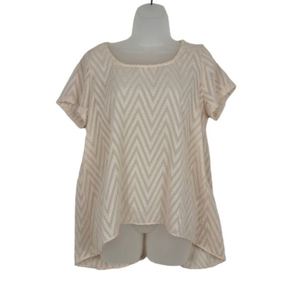 Gilli Ivory Blouse with Great Detailing on the Back Sz L